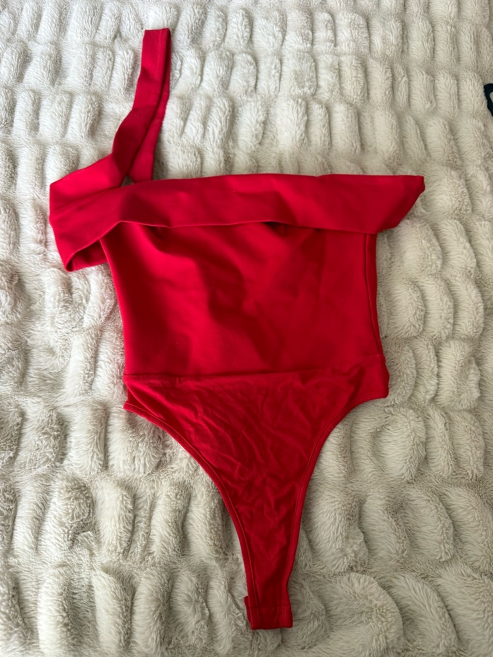 Superdown one shoulder red body suit